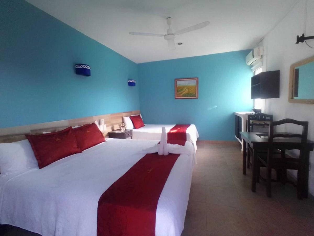 Hotel Acuario Playa Del Carmen Exterior foto